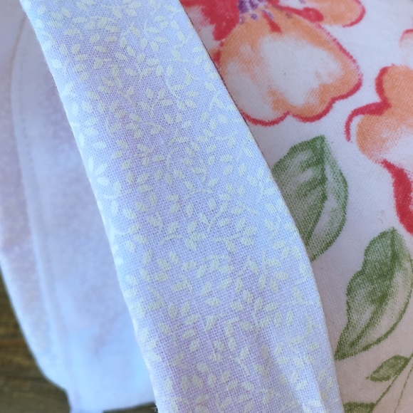 Summer Bonnet, White & Floral Print with Peek-a-boo back - Picture 2 of 8